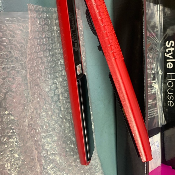 🚫SOLD🚫STYLE HOUSE candy apple red professional styling iron !  BRAND NEW - Picture 5 of 14